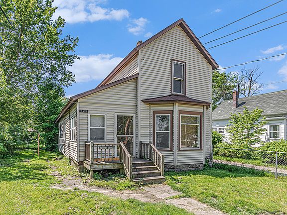 3rd image of 323 W Saint Joseph St