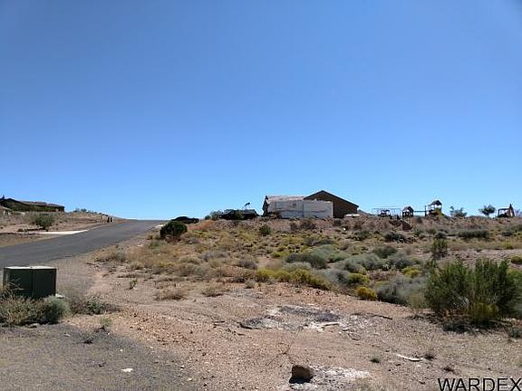 3rd image of 1939 N Cliff Dr
