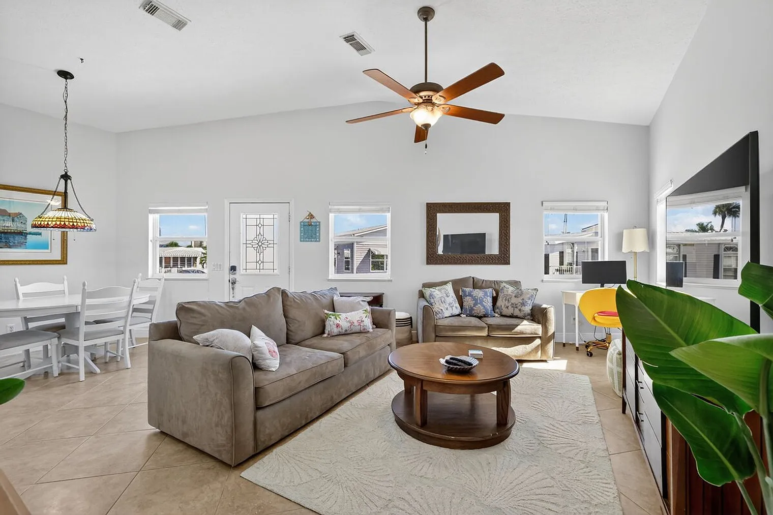 2 bed, 2.0 bath, $9,103 — Photo 2