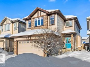 1182 Hays Dr NW, Edmonton, AB T6M 0M3