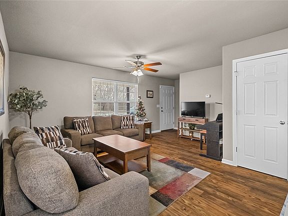 4th image of 3104 SW Wentworth Ave