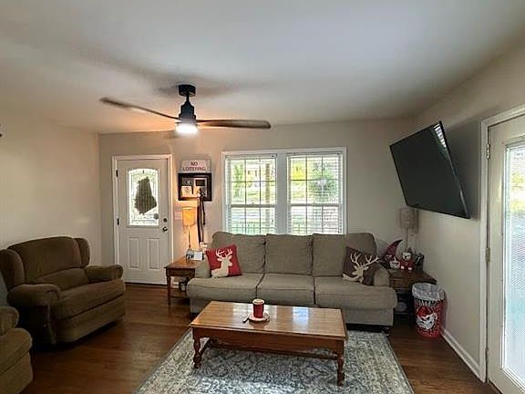 4th image of 128 Sharp St