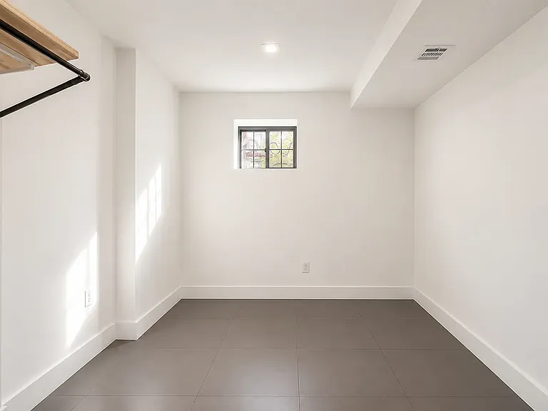 285 Himrod St #1R — Photo 6