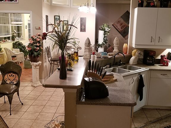 3rd image of 3917 Acoma Dr
