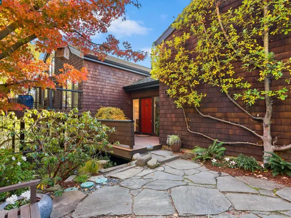 601 Watchwood Rd, Orinda, CA 94563