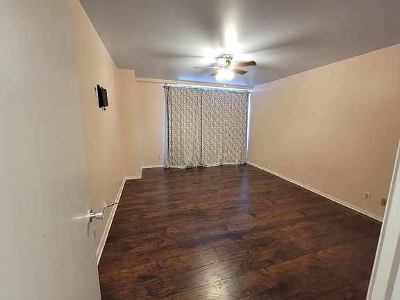 5th image of 2016 Main St APT 1202