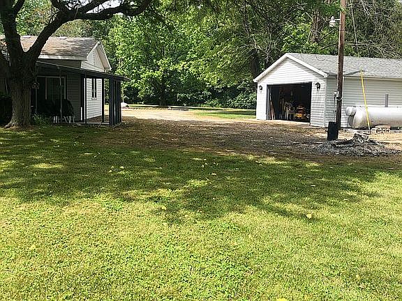 3rd image of 2166 E 1525 North Rd
