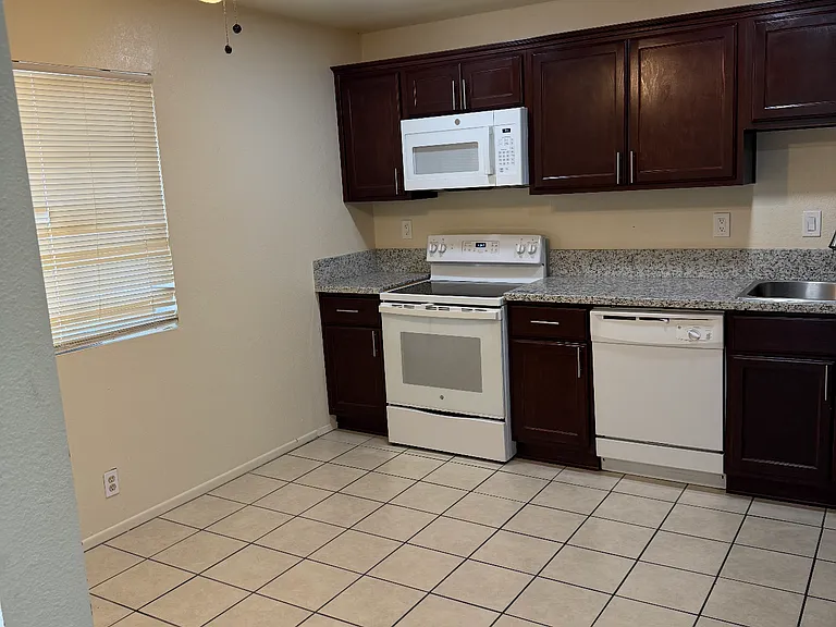 4846 W Avenue L #9 — Photo 6