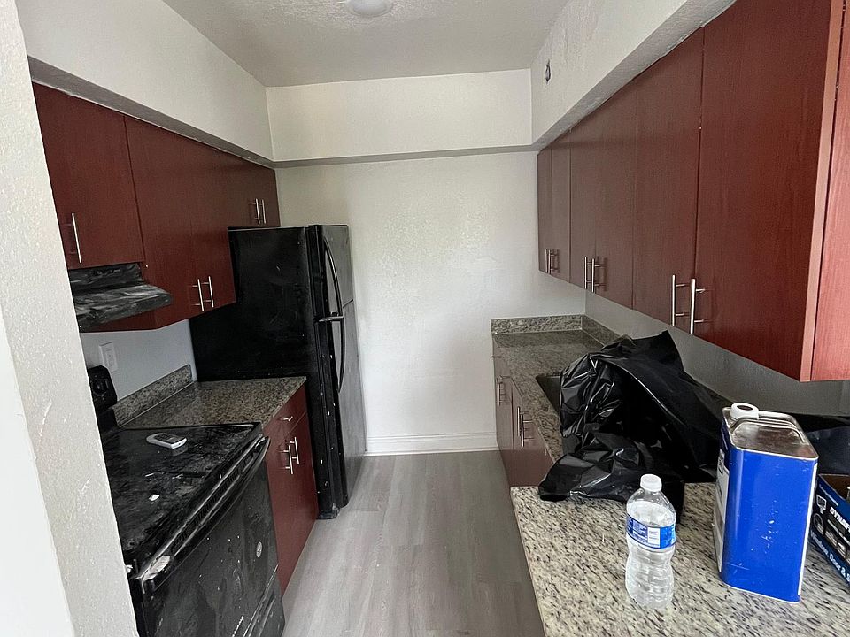 1st image of 13800 NE 6th Ave APT 24