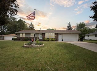 1860 Hazel Ct, Green Bay, WI 54303