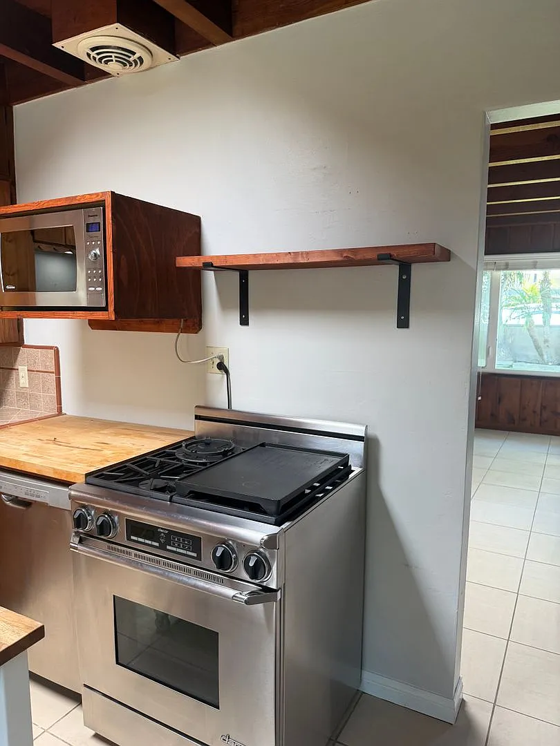 321 N. Acacia Ave. - Charming single-family home 2-bedroom 1-bath in Solana Beach — Photo 3