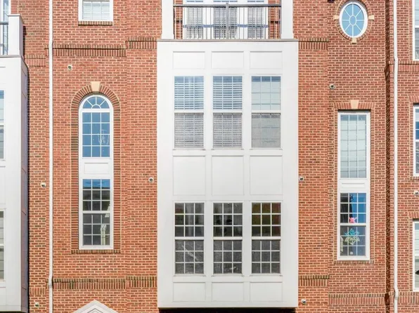 20674 Pilate Sq, Ashburn, VA 20147