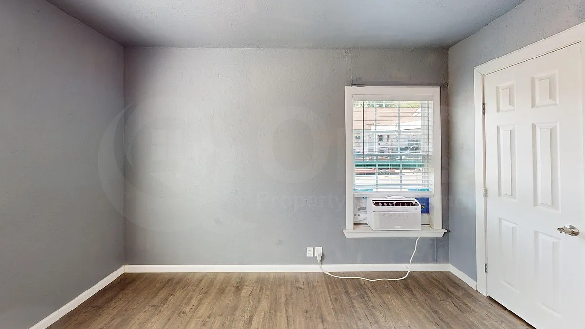 2 bed, 1.0 bath, 819 sqft, $1,375 — Photo 3