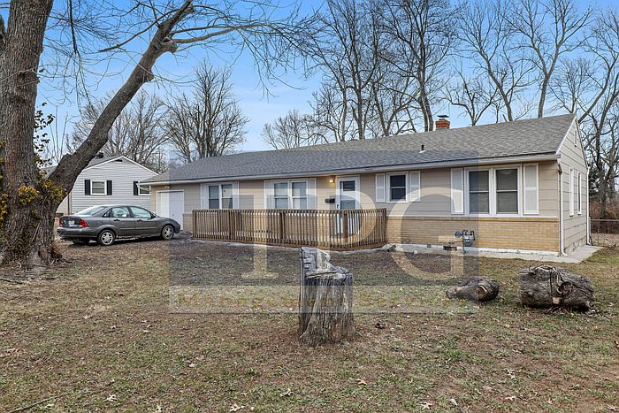 1st image of 11405 Applewood Dr