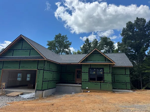 4000 Star Point Rd, Byrdstown, TN 38549