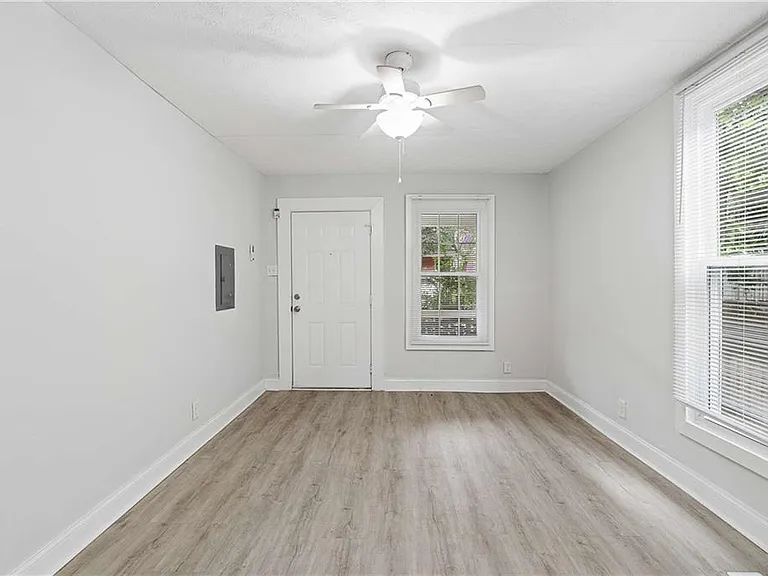 652 Bryan St SE #A — Photo 15