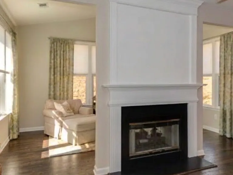 4455 Avondale Ln — Photo 3