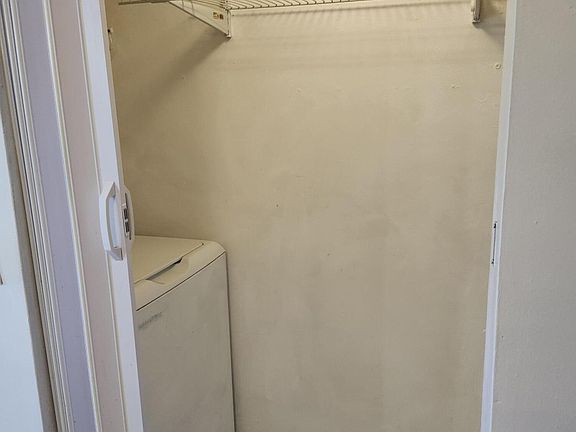 5th image of 1283 SW 46th Avenue