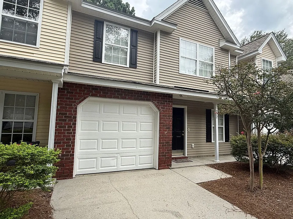222 Kelsey Blvd
