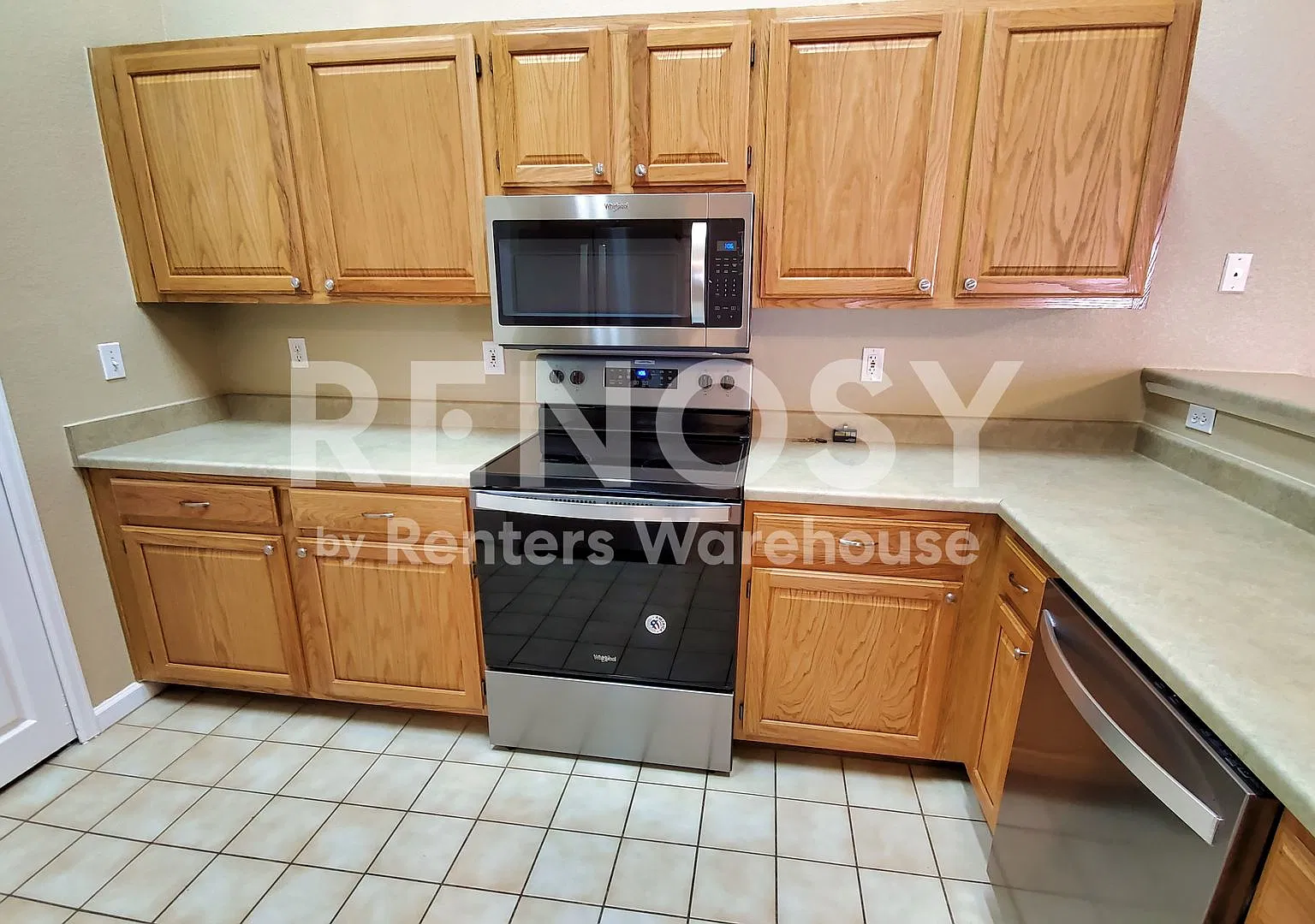 Available August 2026 - 2 bedroom + Office Penthouse condo new paint, carpet, Whirlpool appliance... — Photo 2