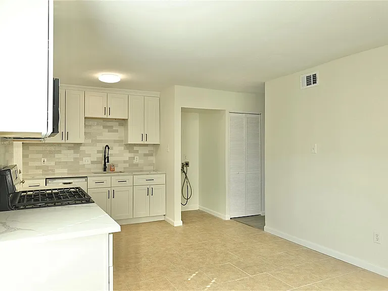 7918 Prestwood Dr #4 — Photo 17