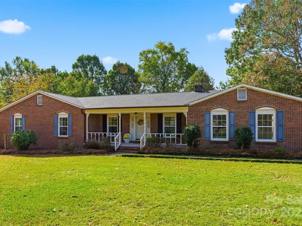 215 Chadwick Dr, Kings Mountain, NC 28086