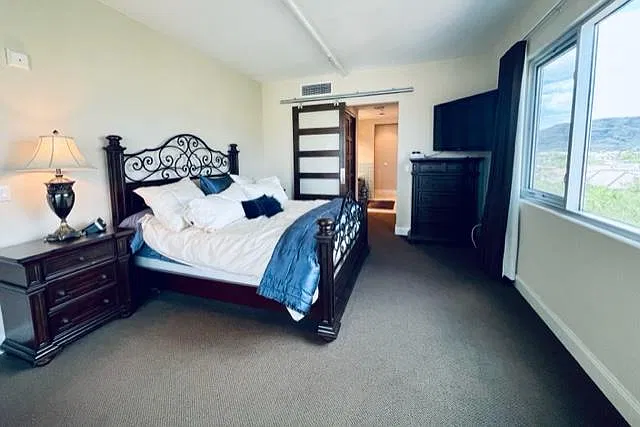 2 bed, 1490 sqft, $2,995 — Photo 2