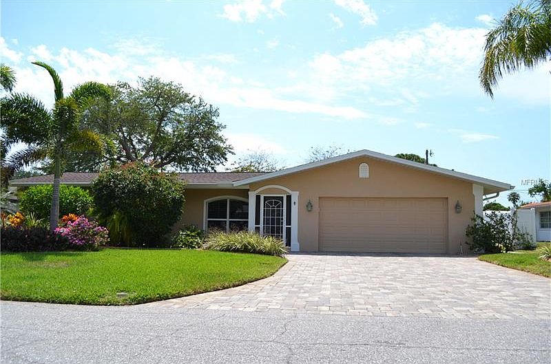 1st image of 604 Hibiscus Dr
