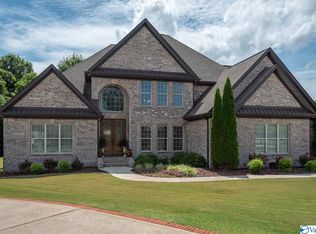 3431 Cypress Ln, Muscle Shoals, AL 35661