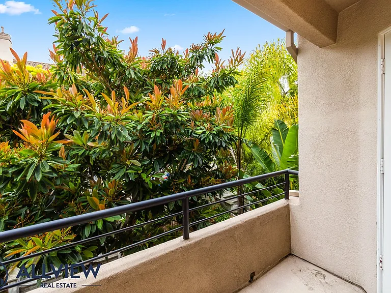 33 Silverwind — Photo 22