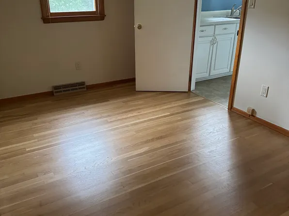 10 Richard St, Essex Junction, VT