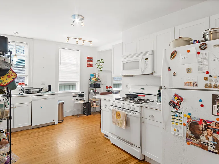 189 Cedar St #2 — Photo 3