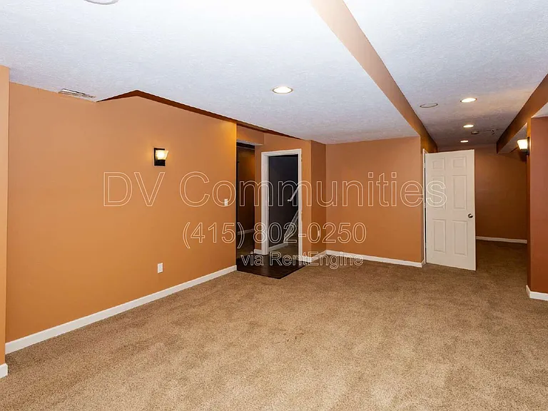 8240 Talbot Cir — Photo 35