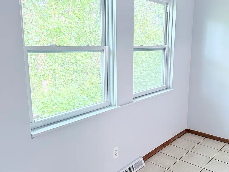 1634 Merrill Ave — Photo 3