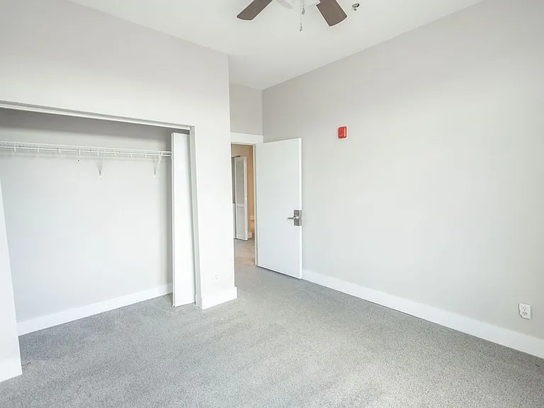 252 N Walnut St — Photo 27