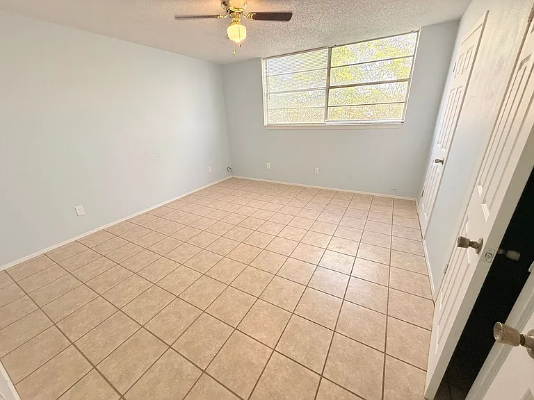 1491 E Alamo St — Photo 7