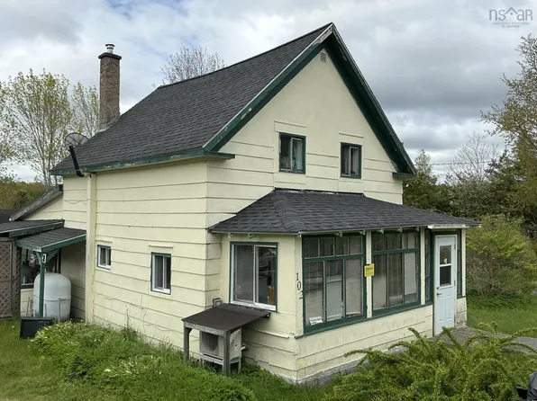 102 Highway 8, Milton, NS B0T 1B0