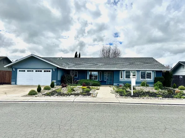 18847 Arrowhead Dr, Lockeford, CA 95237