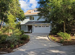 549 Coral Ridge Rd, Pine Knoll Shores, NC 28512