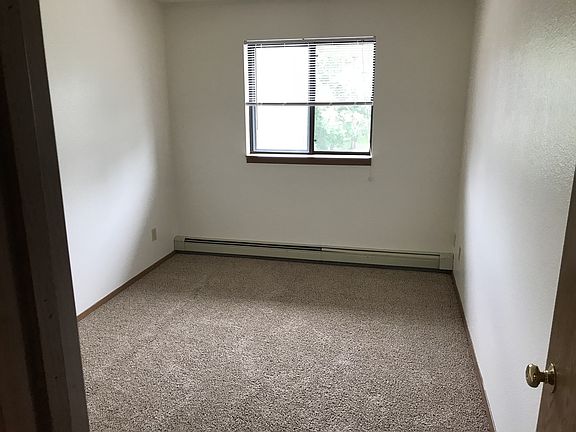 5th image of 624 13th St S #304