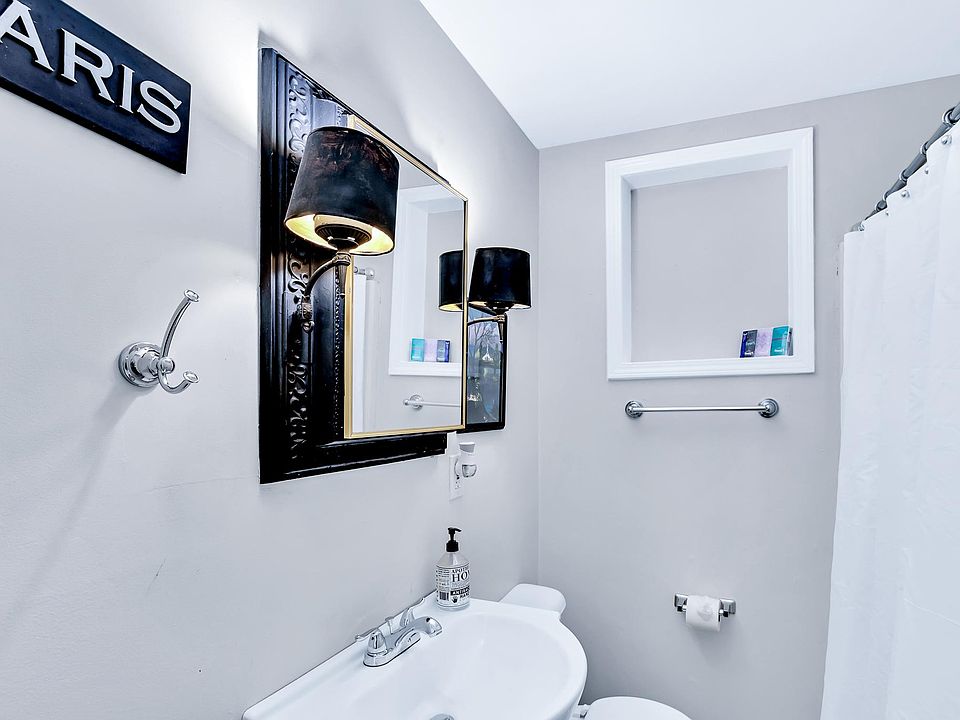 1st image of 444 N 28th St #1