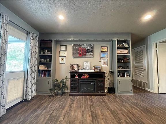 5th image of 127 Darden Dr