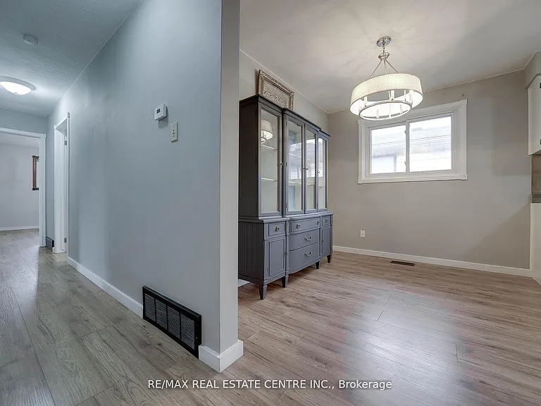 23 Taymall St — Photo 13
