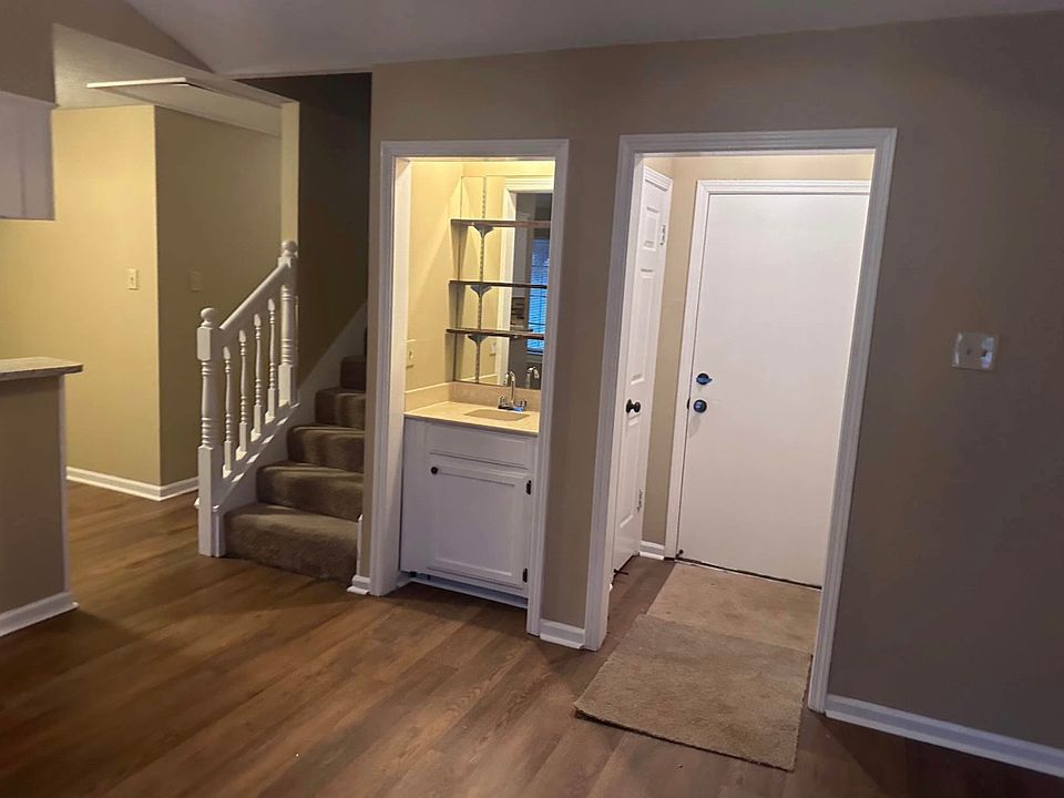 1st image of 2152 Woodfield Park Rd #3