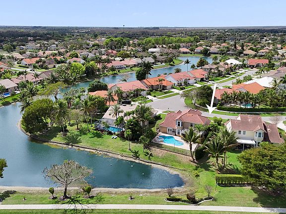 3rd image of 10732 Sea Cliff Cir