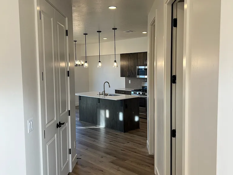 273 S 1930 W — Photo 6