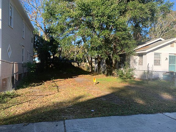 2nd image of 442 Belfort St