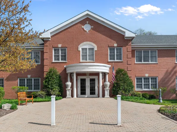 1234 Depot St Unit 204, Glenview, IL 60025