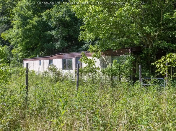 2509 Bowen Creek Rd, Branchland, WV 25506