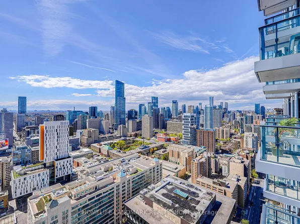 251 Jarvis St #4307, Toronto, ON M5B 0C3